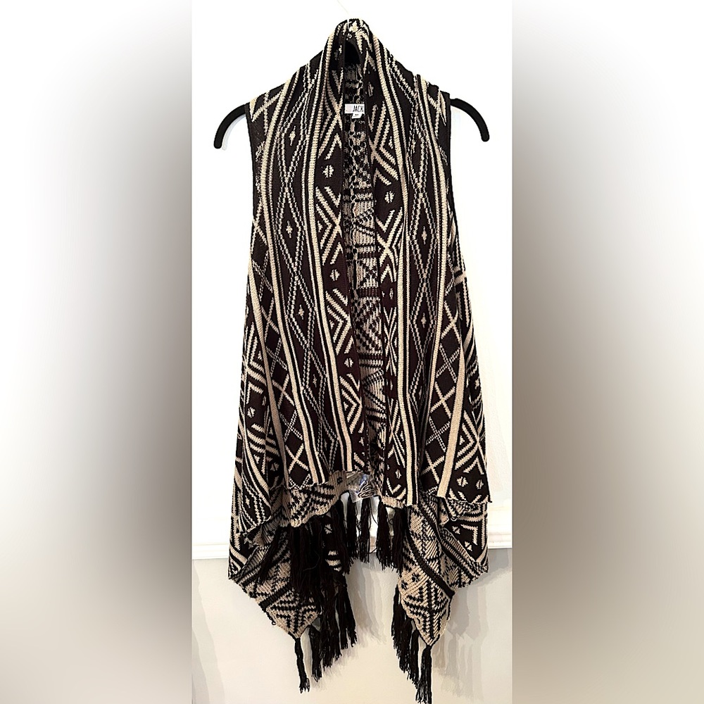 Sleeveless Aztec Cardigan